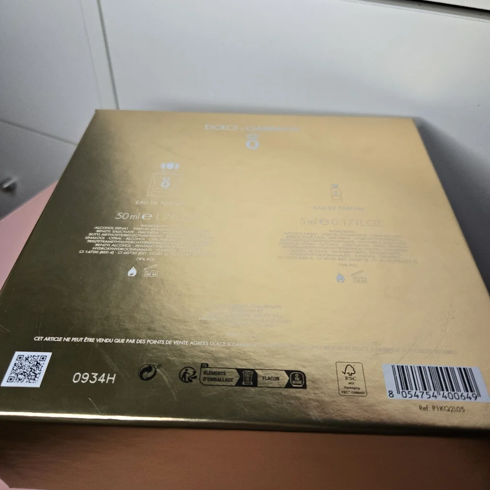 SALE❤️ Q by Dolce & Gabbana Set - Picture 4 of 4